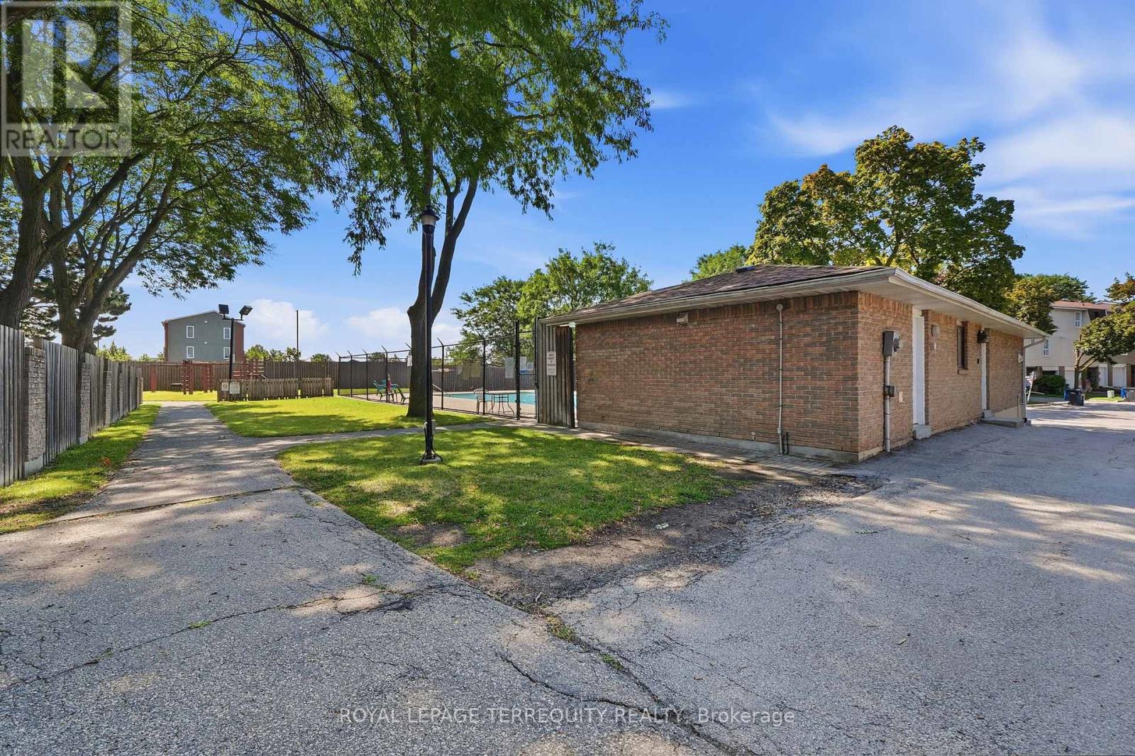 67 Enmount Drive, Brampton, Ontario  L6T 4C9 - Photo 32 - W13715028