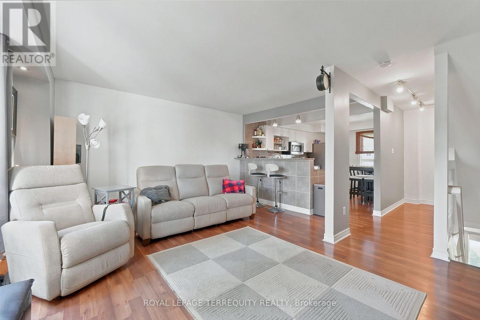 67 Enmount Drive, Brampton, Ontario  L6T 4C9 - Photo 6 - W13715028