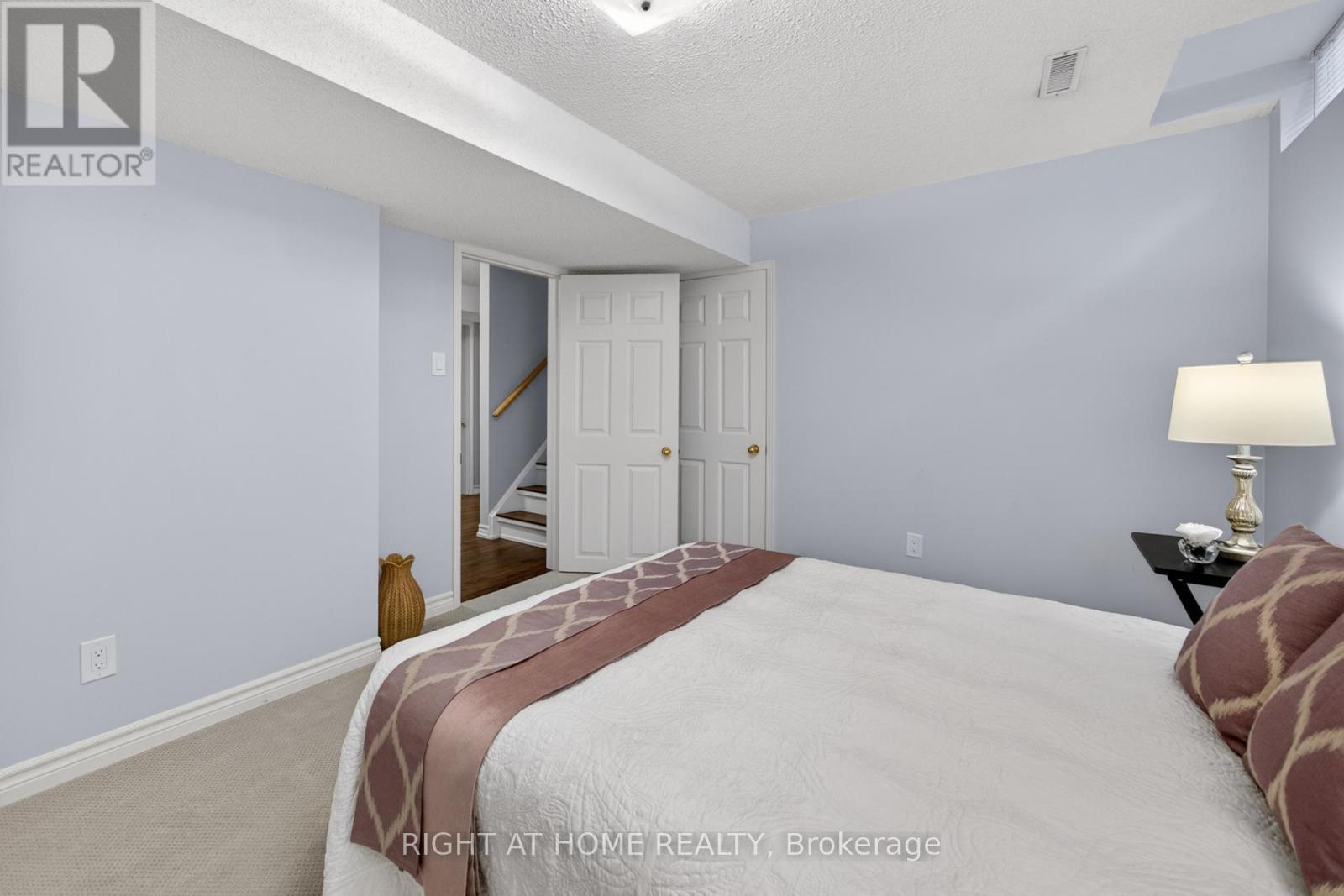 17 Eaton Street, Halton Hills, Ontario  L7G 5L4 - Photo 40 - W13715036
