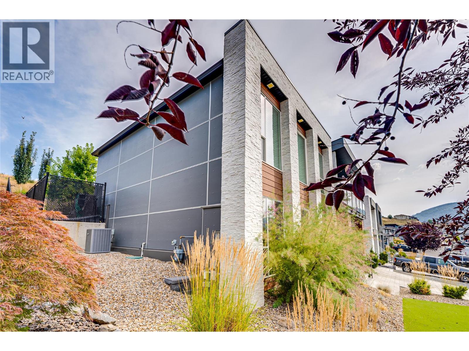 7180 Apex Drive, Vernon, British Columbia  V1B 4E4 - Photo 4 - 10397809