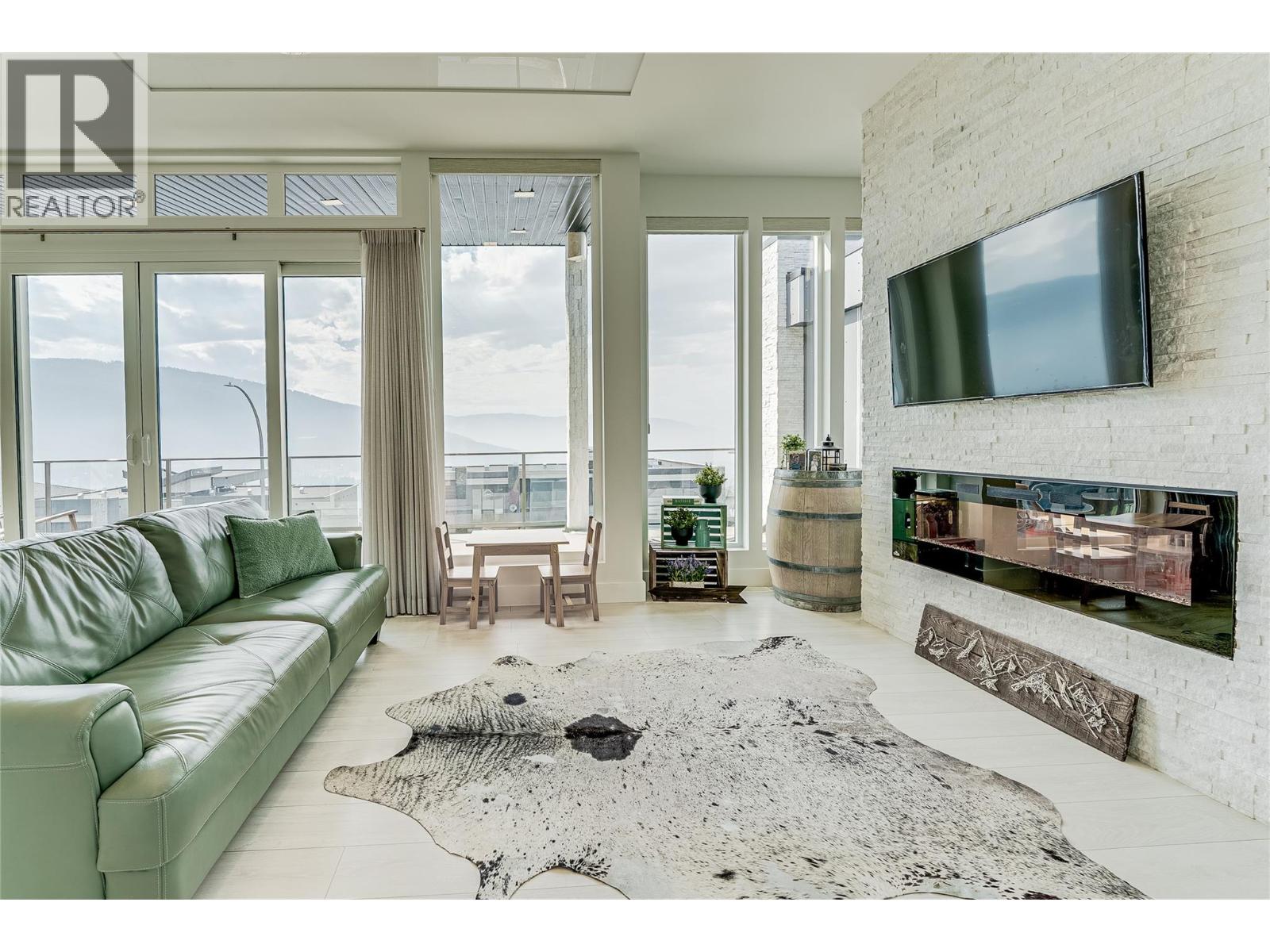 7180 Apex Drive, Vernon, British Columbia  V1B 4E4 - Photo 9 - 10397809