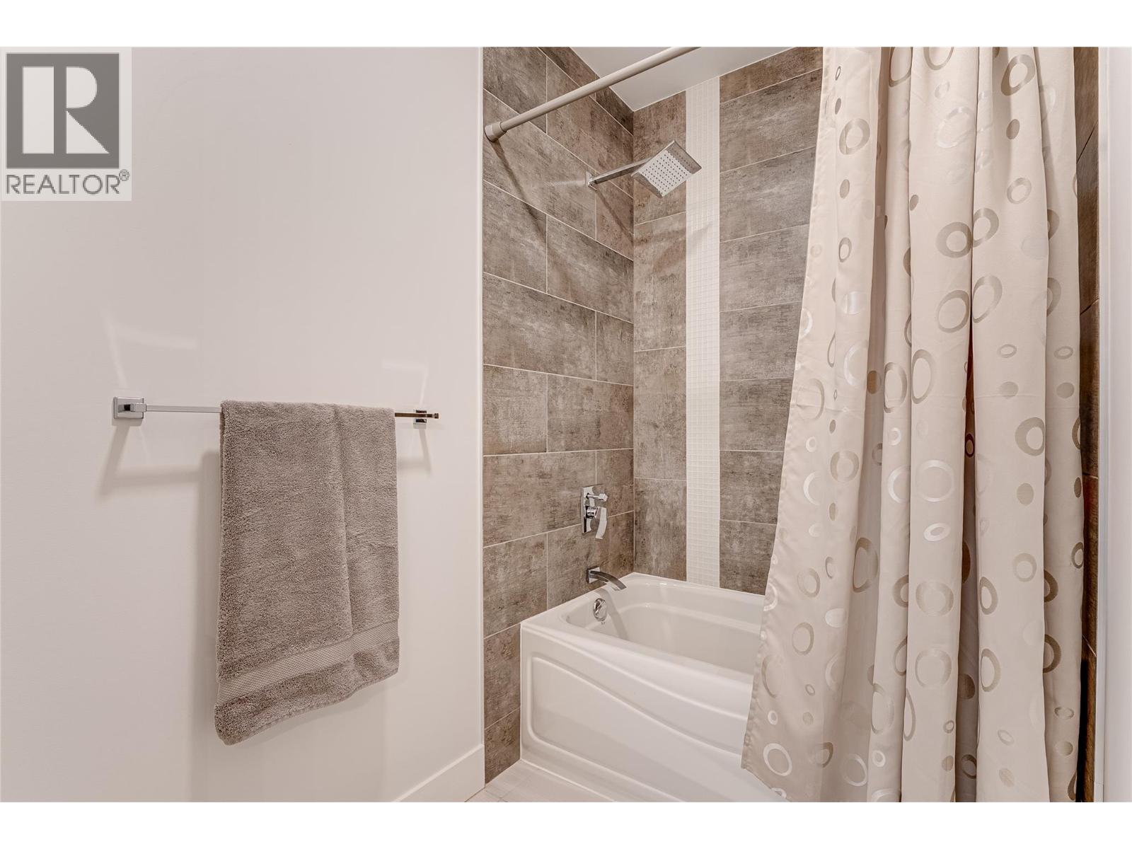 7180 Apex Drive, Vernon, British Columbia  V1B 4E4 - Photo 38 - 10397809