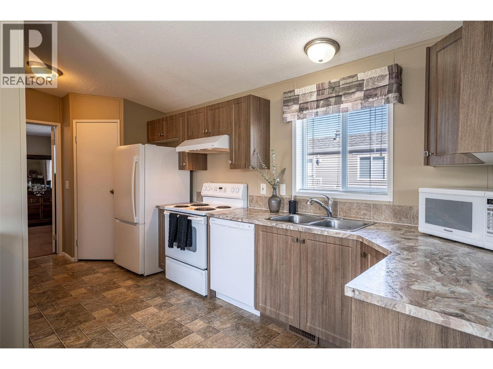 12560 Westside Road Unit# 74, Vernon, British Columbia  V1H 1S9 - Photo 10 - 10398445