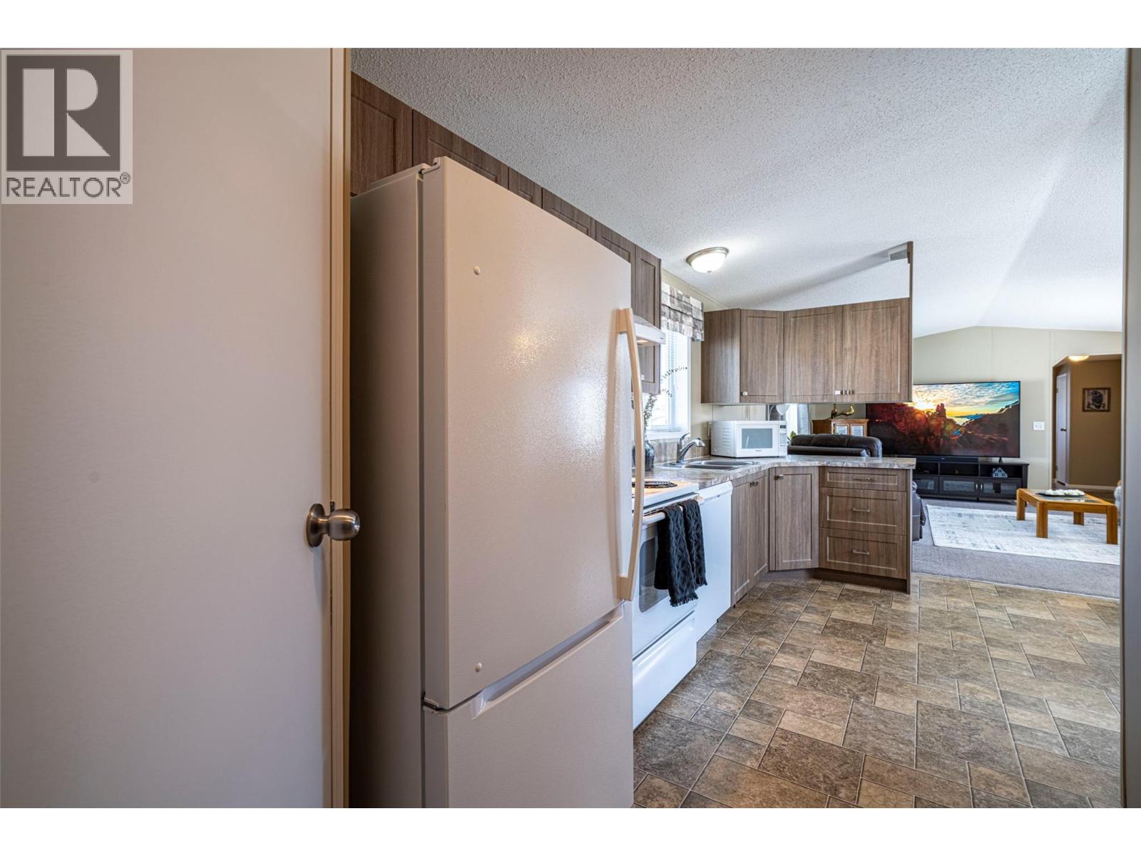 12560 Westside Road Unit# 74, Vernon, British Columbia  V1H 1S9 - Photo 11 - 10398445