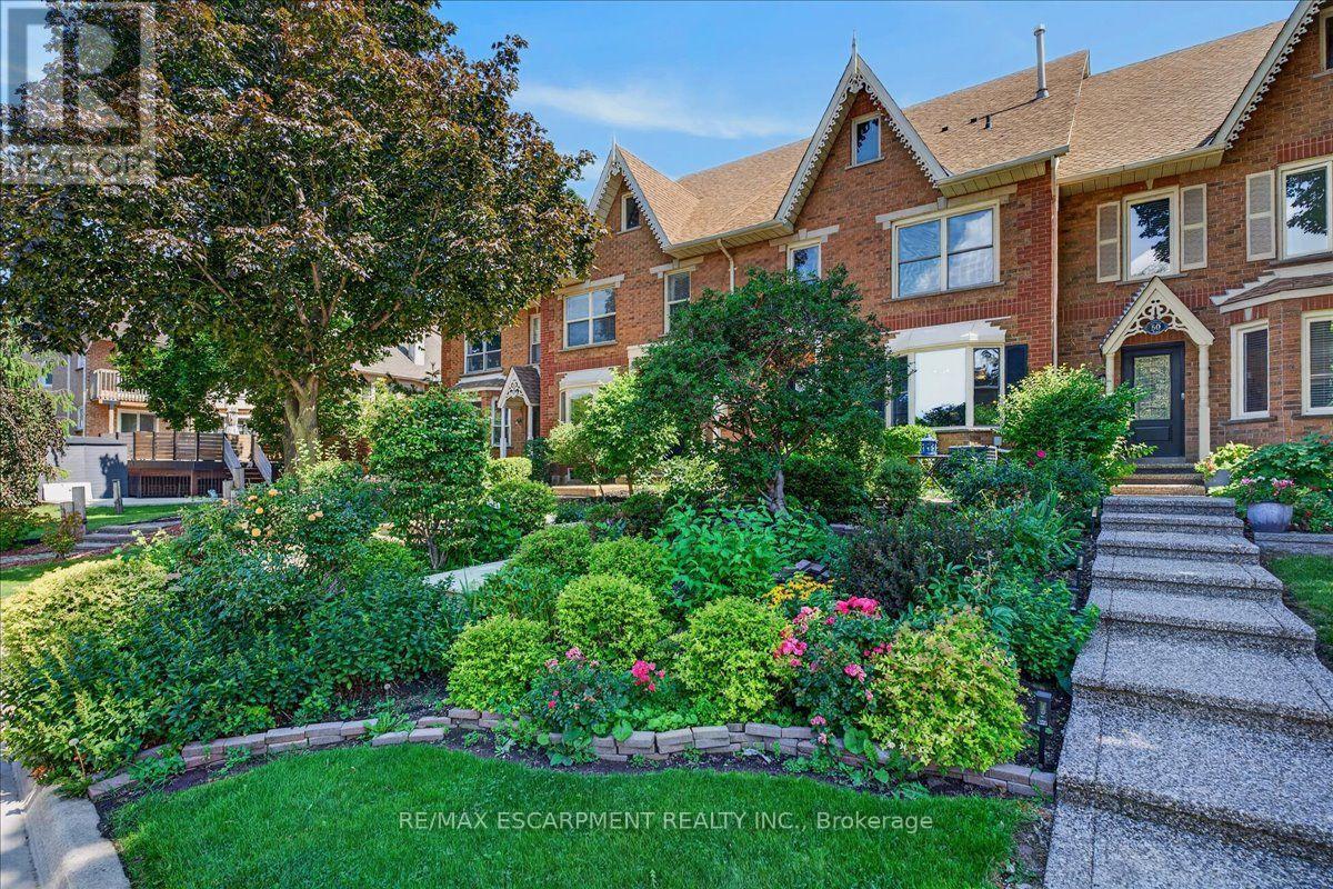 52 SUNVALE PLACE, Hamilton, Ontario