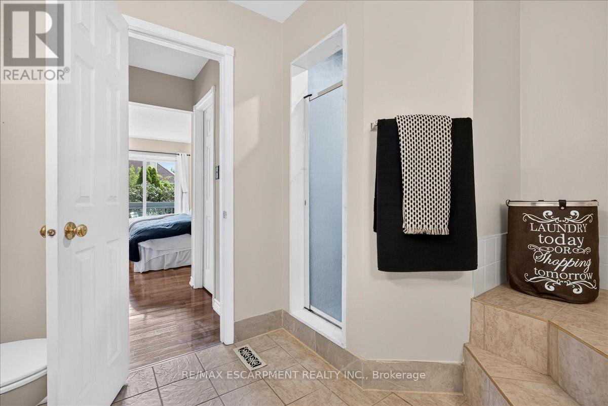 52 Sunvale Place, Hamilton, Ontario  L8E 4Z7 - Photo 24 - X13714880