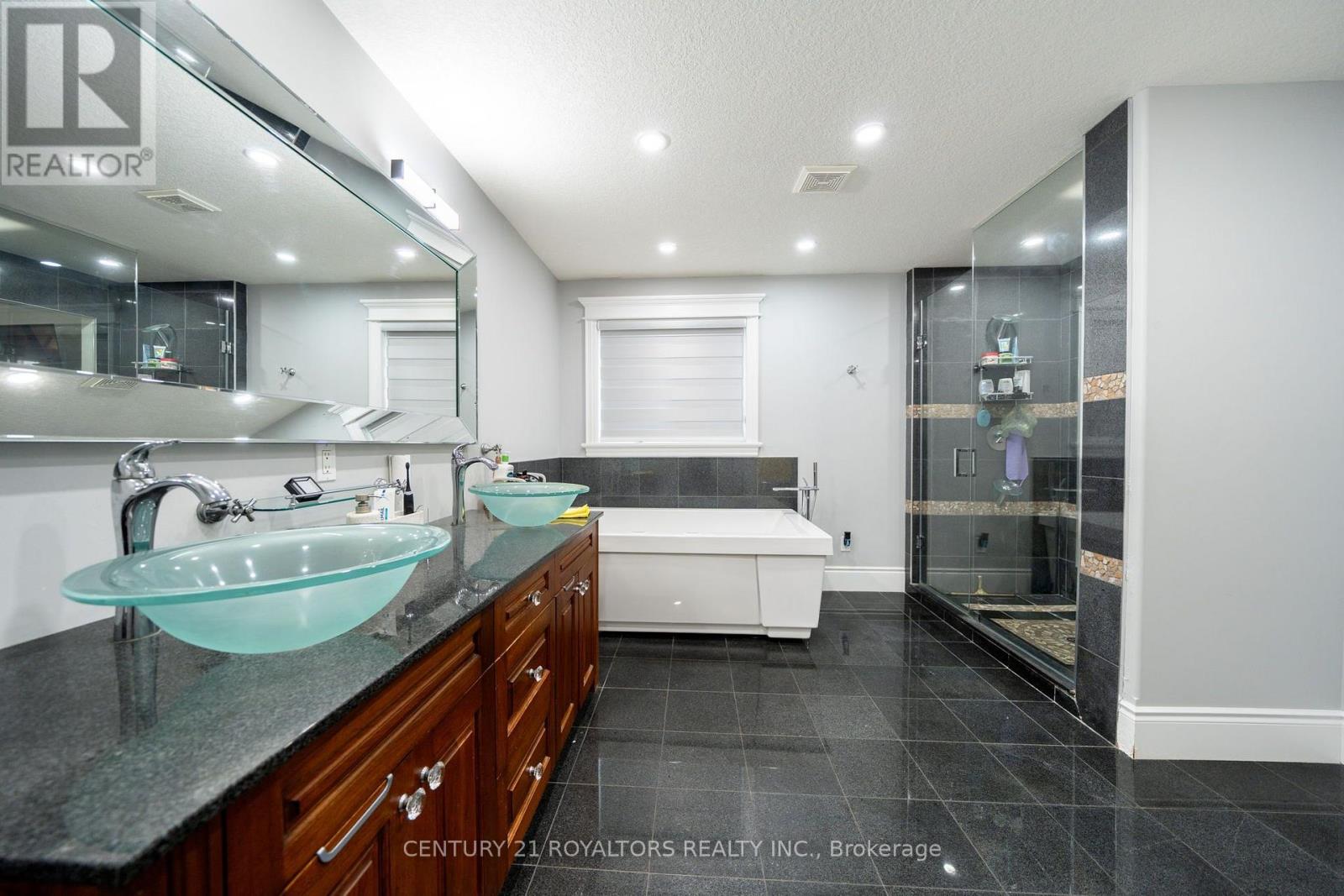 444 Thomas Slee Drive, Kitchener, Ontario  N2P 2X6 - Photo 19 - X13714980
