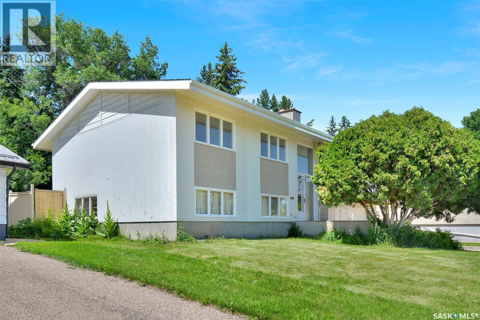 2113 Spadina Crescent E, Saskatoon, Saskatchewan  S7K 0C9 - Photo 3 - SK046727