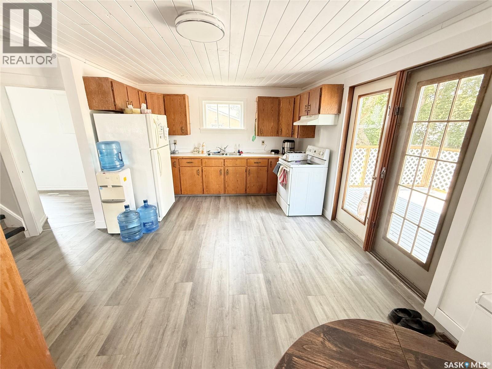 325 3rd Avenue S, Weyburn, Saskatchewan  S4H 1X5 - Photo 10 - SK046724