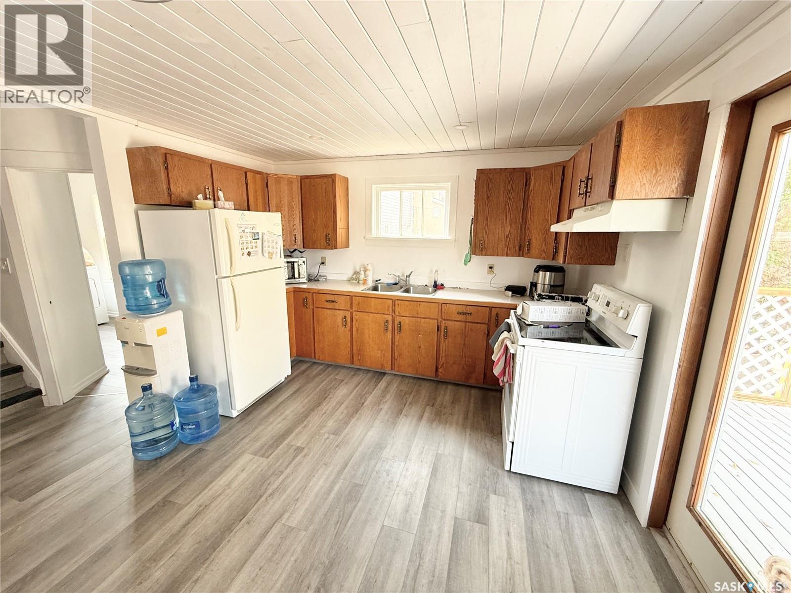 325 3rd Avenue S, Weyburn, Saskatchewan  S4H 1X5 - Photo 11 - SK046724