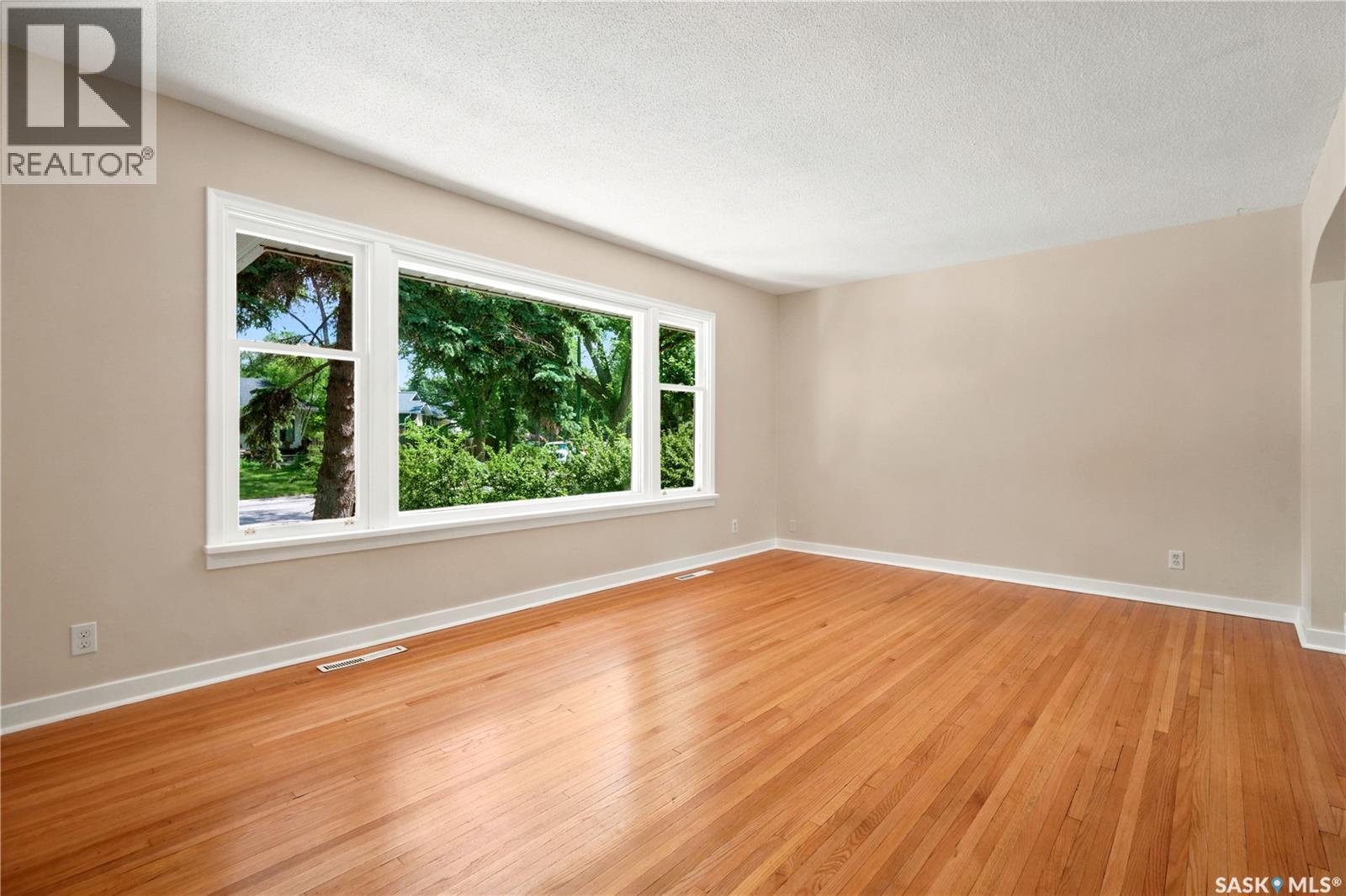 2928 Queen Street, Regina, Saskatchewan  S4S 2E4 - Photo 3 - SK046659