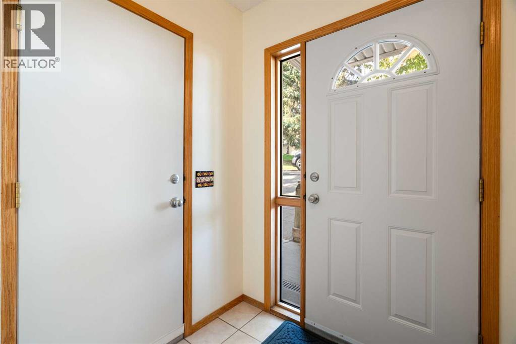 646 Killarney Glen Court Sw, Calgary, Alberta T3E 7H4 - Photo 4 - A2339857