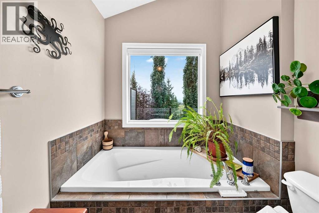 1 Glenvista Place, Cochrane, Alberta  T4C 2K2 - Photo 20 - A2340086