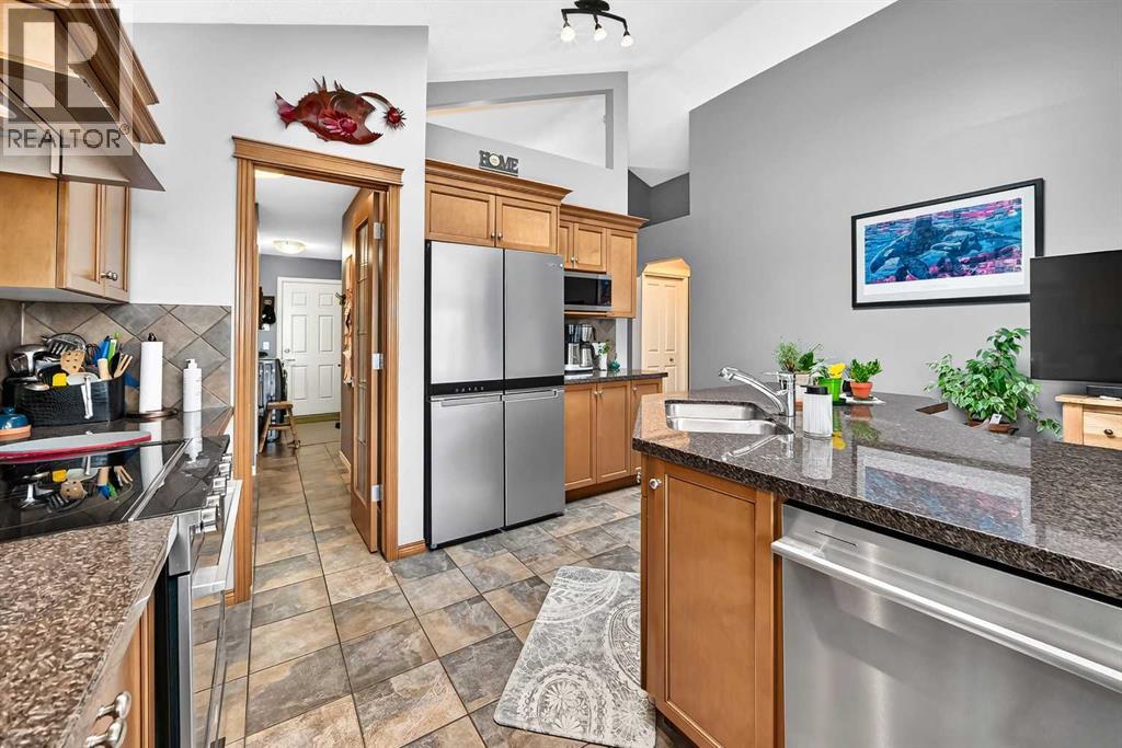 1 Glenvista Place, Cochrane, Alberta  T4C 2K2 - Photo 11 - A2340086