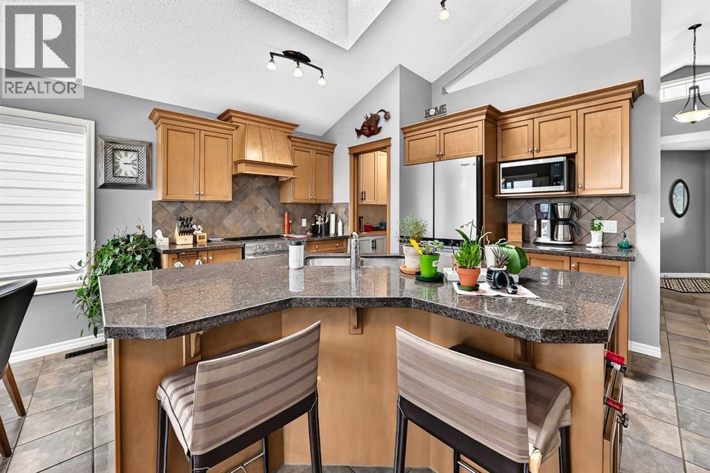 1 Glenvista Place, Cochrane, Alberta  T4C 2K2 - Photo 7 - A2340086