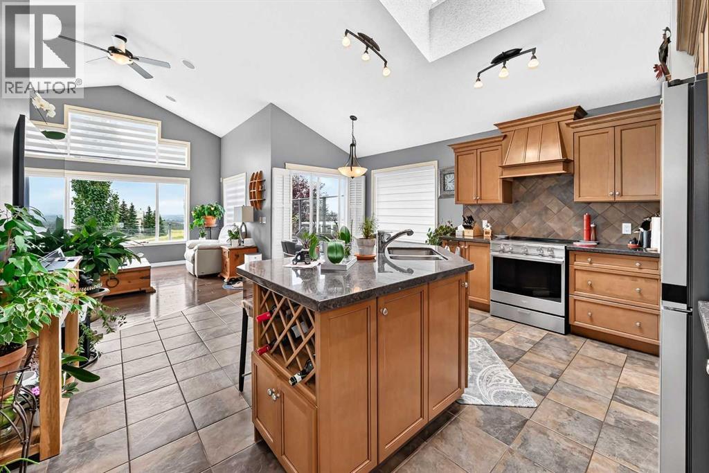 1 Glenvista Place, Cochrane, Alberta  T4C 2K2 - Photo 8 - A2340086