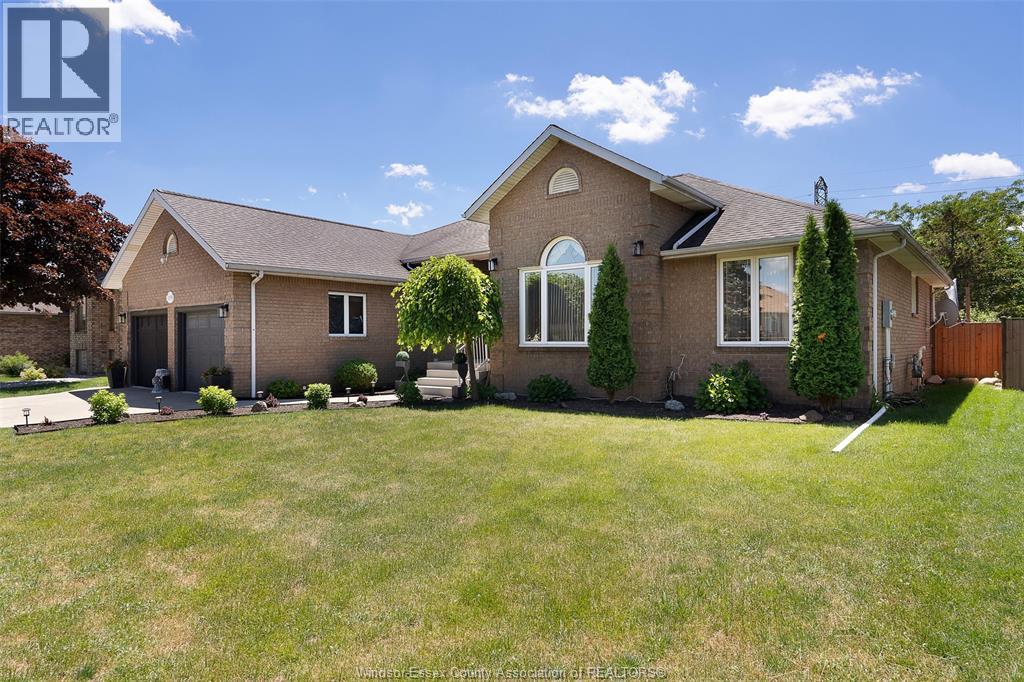 12339 Funaro Crescent, Tecumseh, Ontario  N9K 1B2 - Photo 2 - 26020894