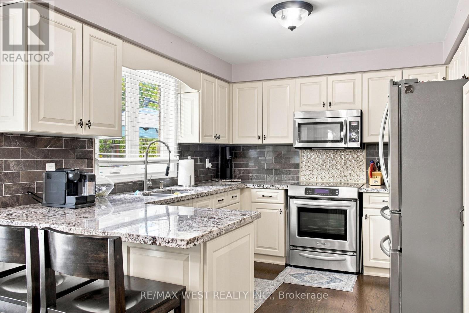 414 BELVIEW AVENUE, Vaughan, Ontario