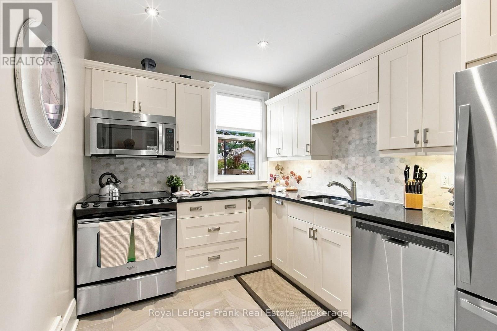 44 Mclaughlin Boulevard, Oshawa, Ontario L1G 2N9 - Photo 10 - E13715120