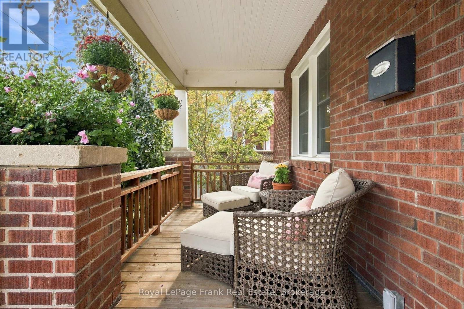 44 Mclaughlin Boulevard — photo 3