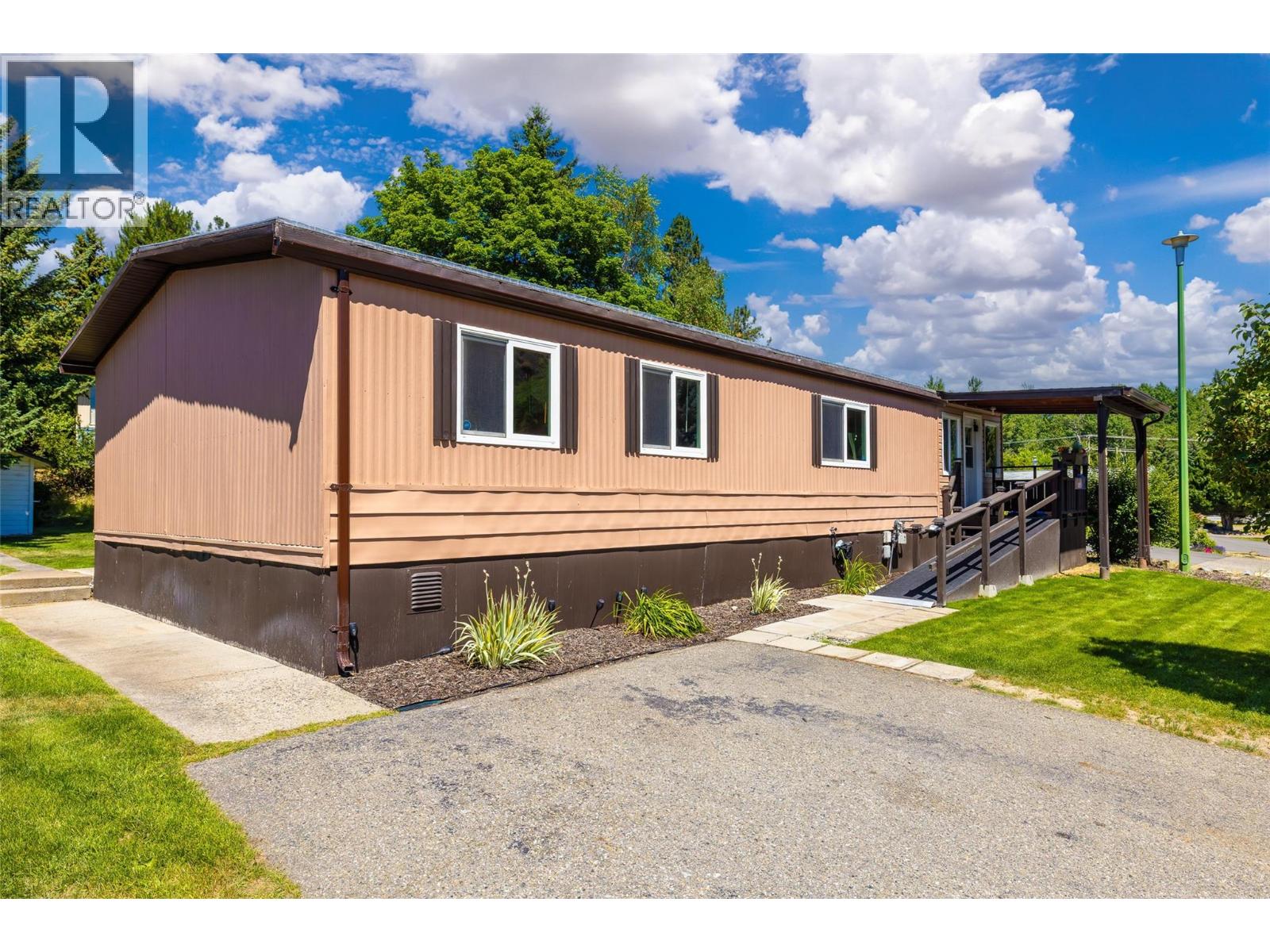 1929 Highway 97 S Unit# 63, Westbank, British Columbia  V1Z 2Z1 - Photo 2 - 10392669