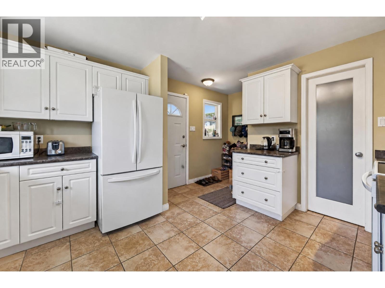 5855 Dallas Drive, Kamloops, British Columbia  V2C 4X3 - Photo 5 - 10398810