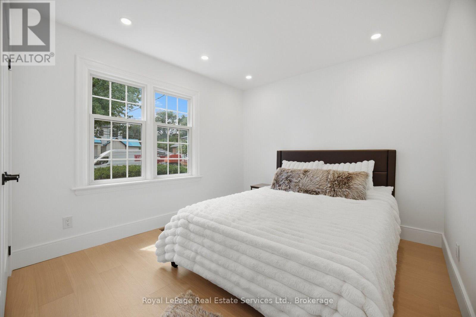 947 Glenwood Avenue, Burlington, Ontario  L7T 2K1 - Photo 22 - W13715098