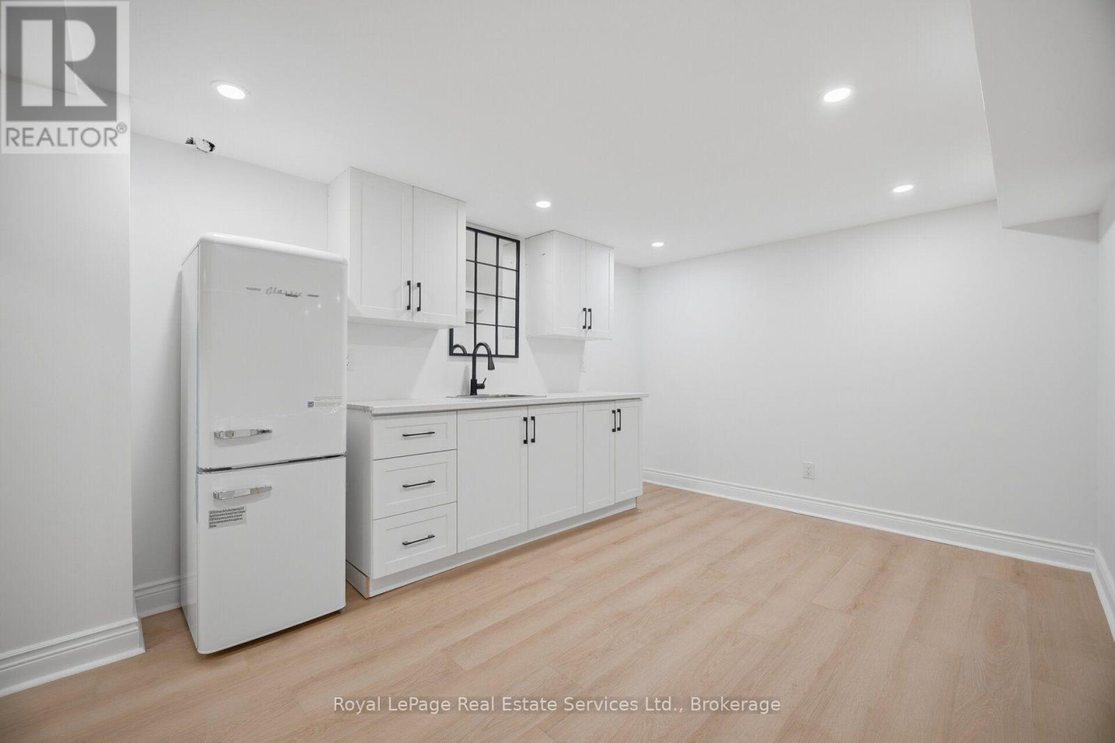 947 Glenwood Avenue, Burlington, Ontario  L7T 2K1 - Photo 30 - W13715098