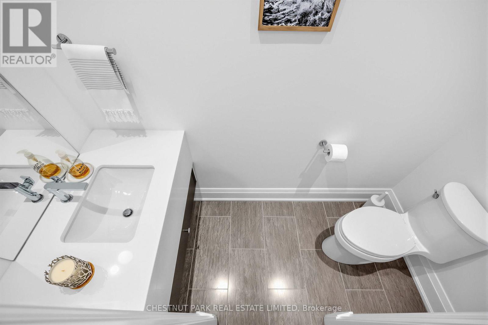 29 Oaklands Avenue, Toronto, Ontario  M4V 0A9 - Photo 12 - C13715072