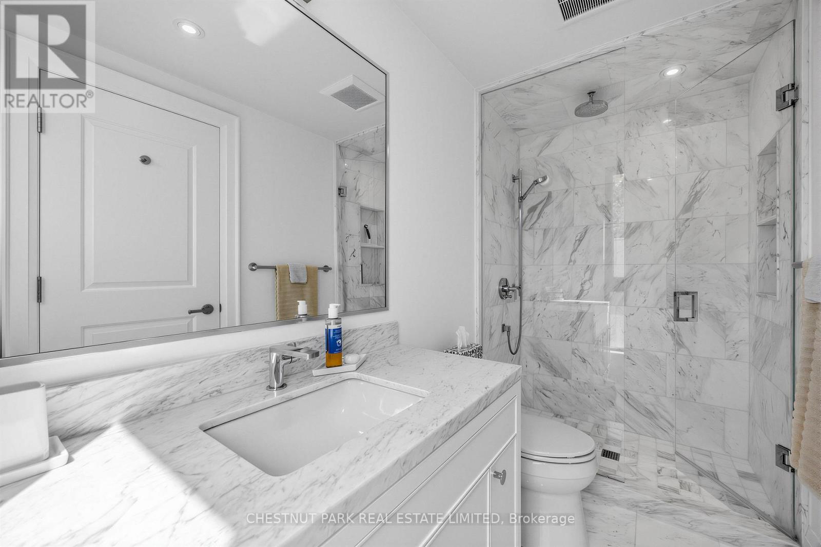 29 Oaklands Avenue, Toronto, Ontario  M4V 0A9 - Photo 20 - C13715072