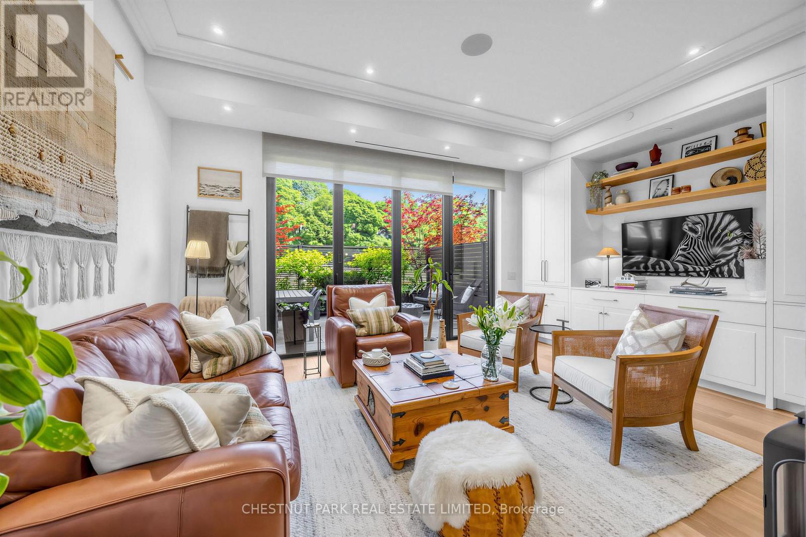 29 Oaklands Avenue, Toronto, Ontario  M4V 0A9 - Photo 3 - C13715072