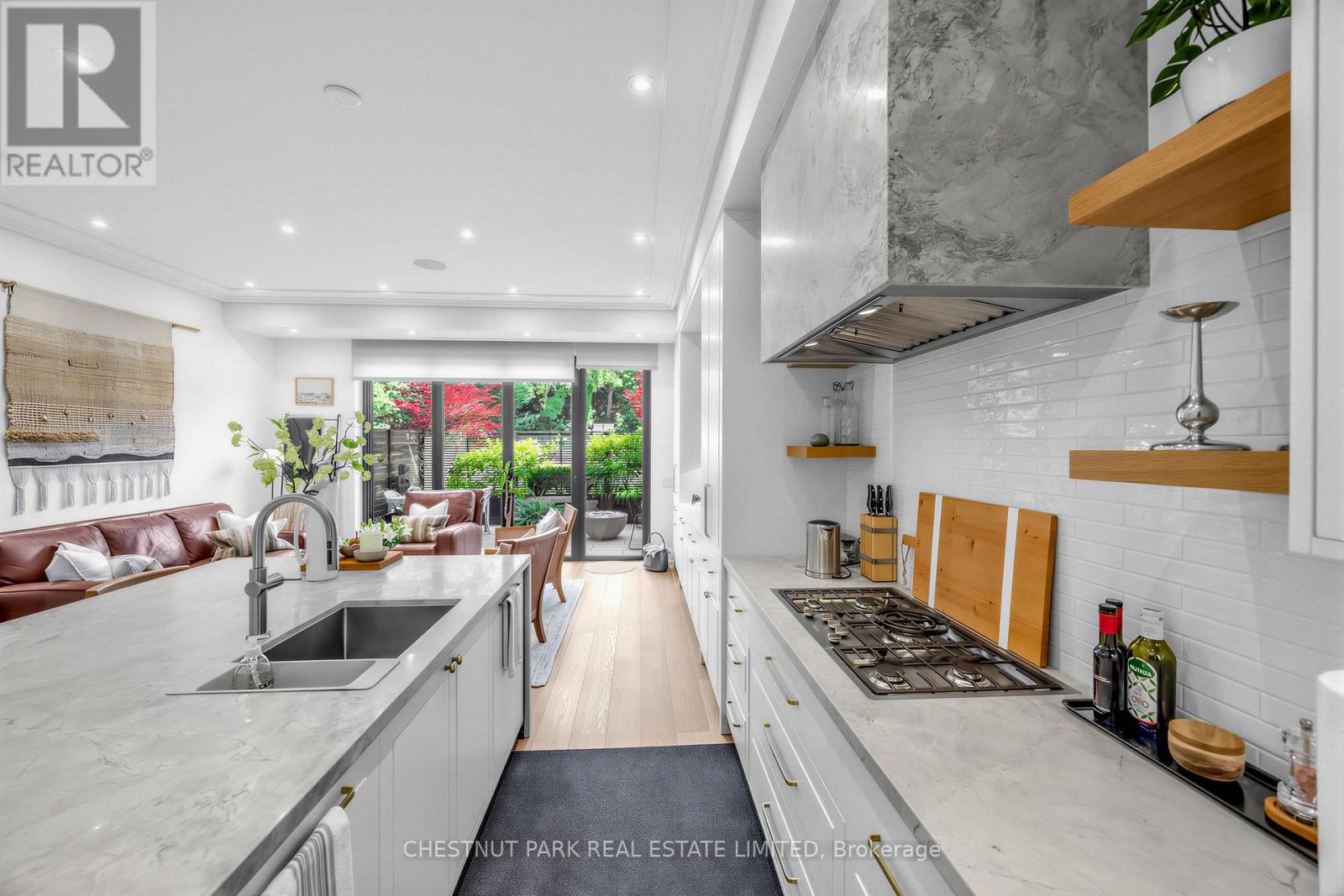 29 Oaklands Avenue, Toronto, Ontario  M4V 0A9 - Photo 9 - C13715072