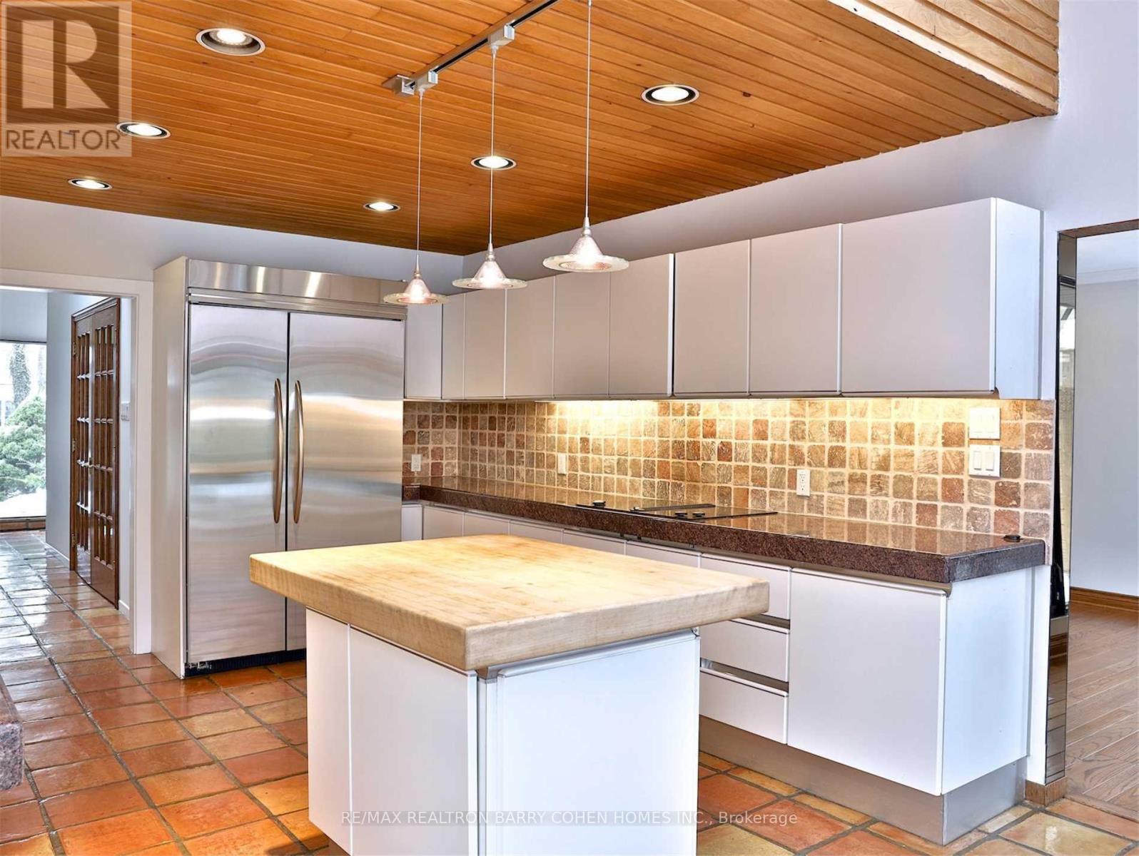 160 Owen Boulevard, Toronto, Ontario  M2P 1G7 - Photo 10 - C13715096