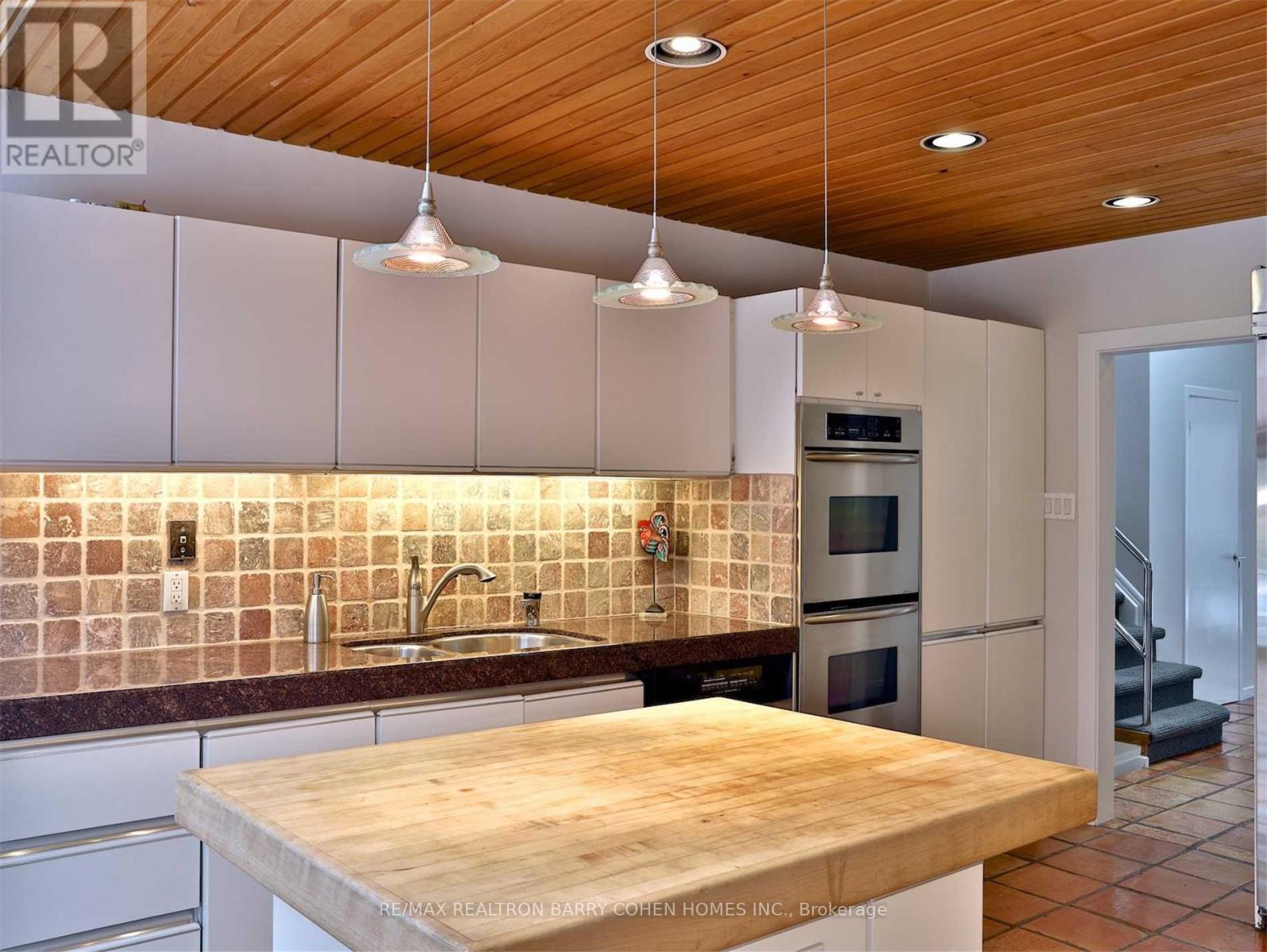160 Owen Boulevard, Toronto, Ontario  M2P 1G7 - Photo 13 - C13715096