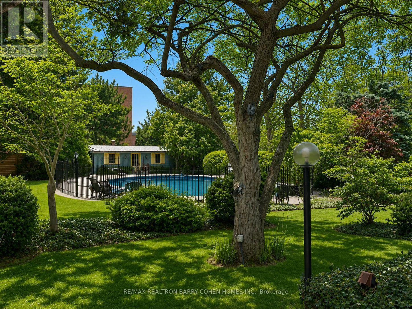 160 Owen Boulevard, Toronto, Ontario  M2P 1G7 - Photo 17 - C13715096