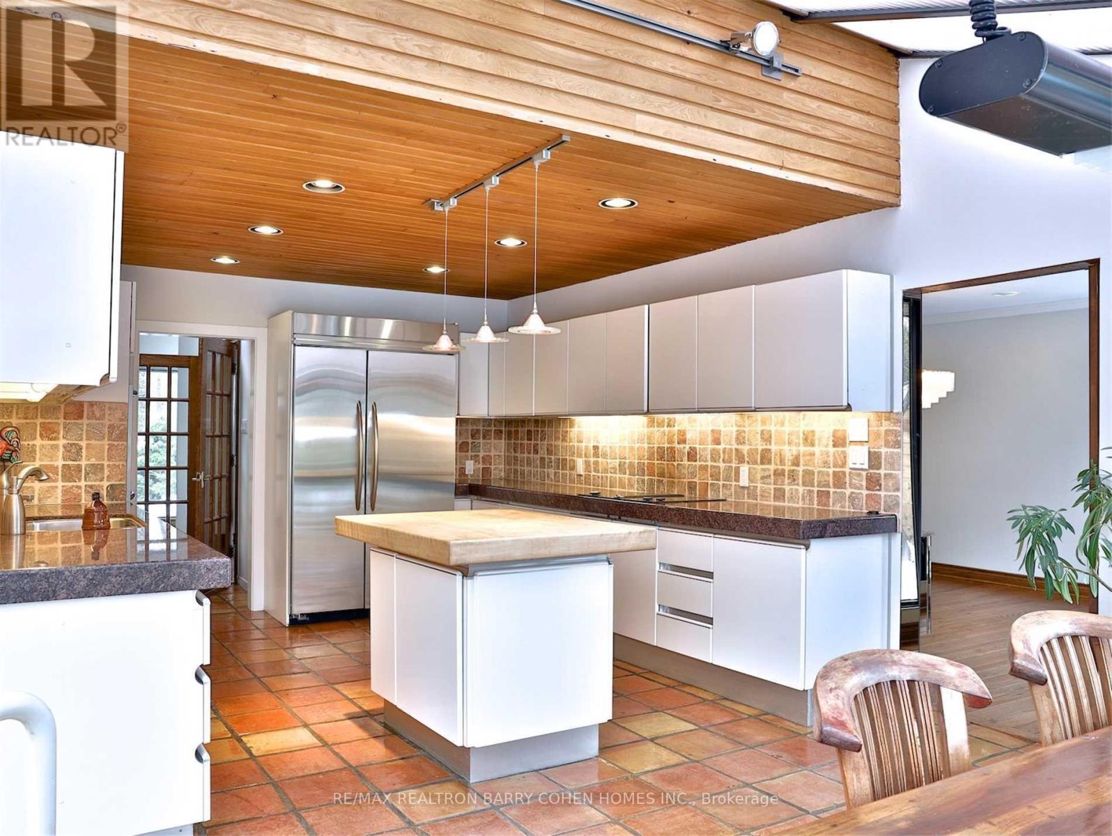 160 Owen Boulevard, Toronto, Ontario  M2P 1G7 - Photo 9 - C13715096