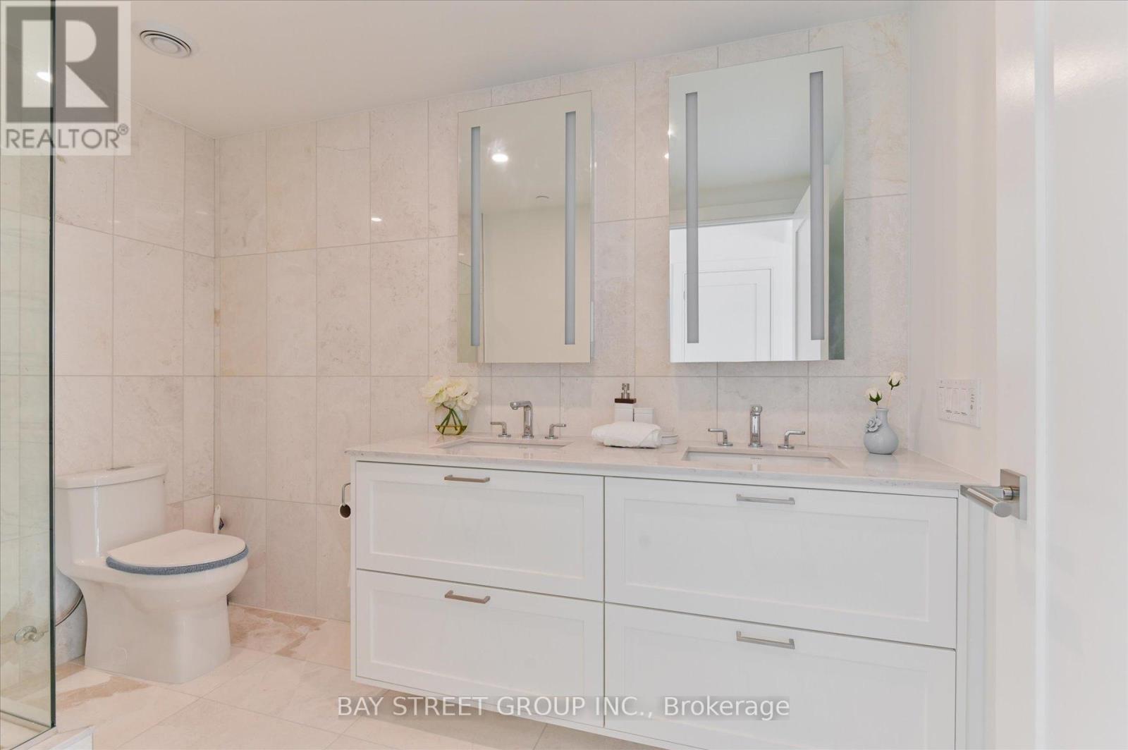 2707 - 30 Inn On The Park Drive, Toronto, Ontario  M3C 0P8 - Photo 19 - C13715114
