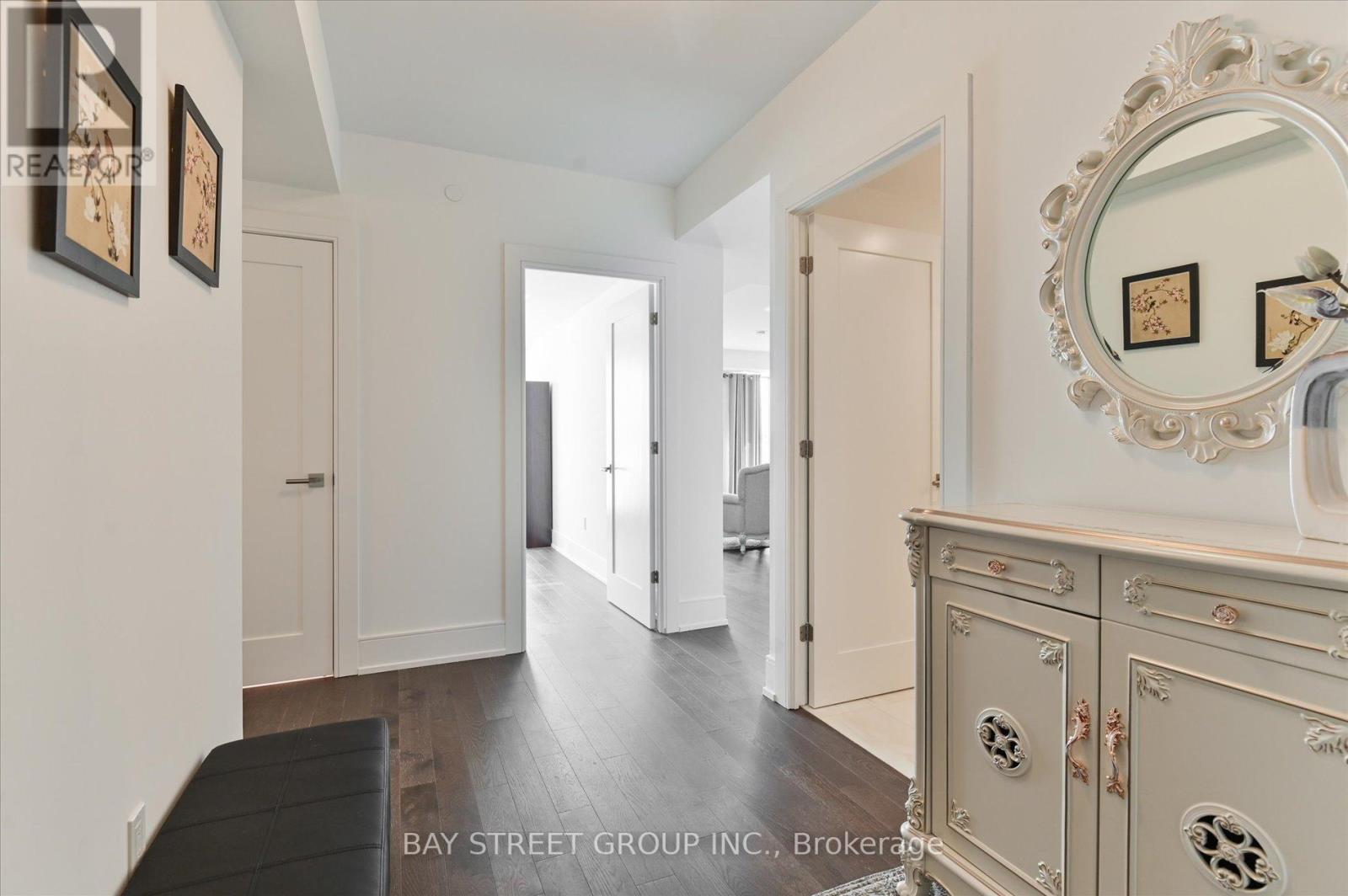 2707 - 30 Inn On The Park Drive, Toronto, Ontario  M3C 0P8 - Photo 5 - C13715114