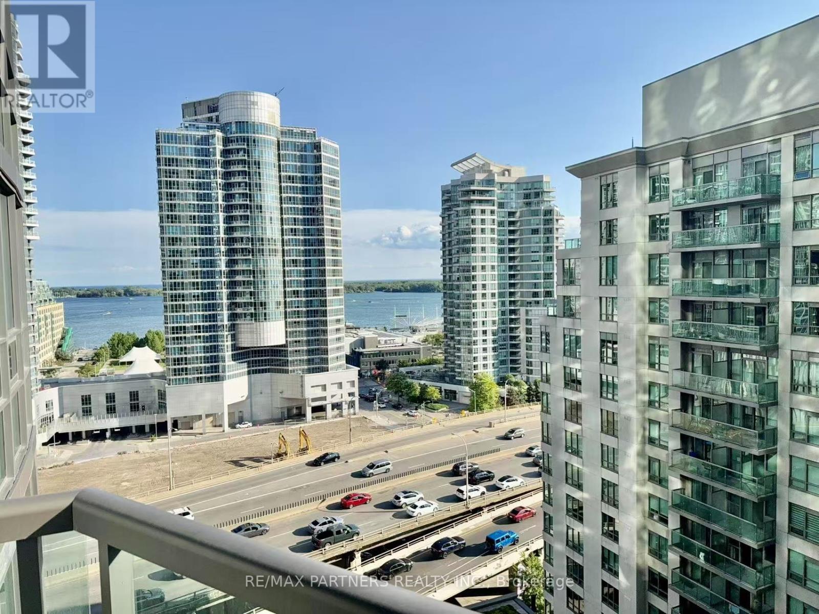 1715 - 19 Grand Trunk Crescent, Toronto, Ontario  M5J 3A3 - Photo 2 - C13715154
