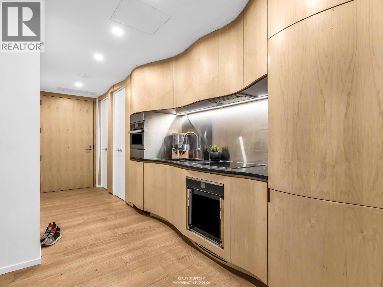303 1568 Alberni Street, Vancouver, British Columbia V6G 0E3 - Photo 10 - R3159032