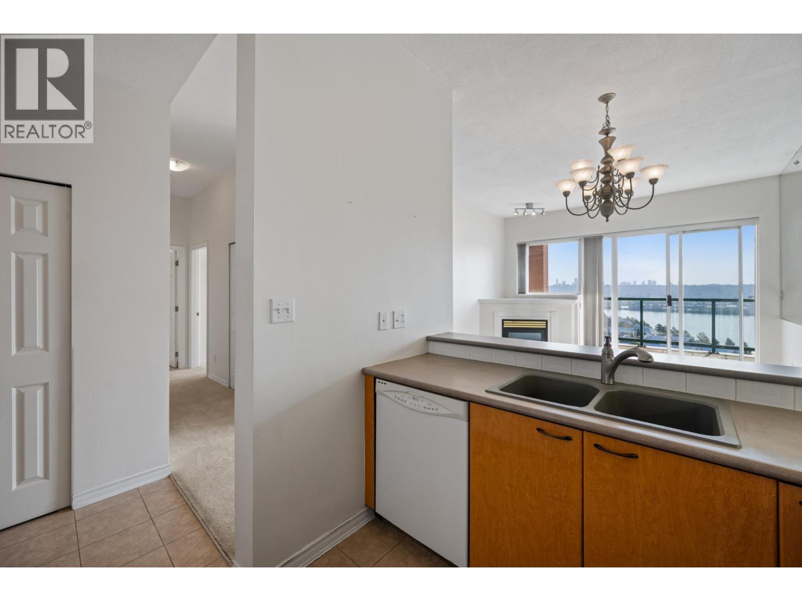 2102 10 Laguna Court, New Westminster, British Columbia V3M 6W3 - Photo 5 - R3159036