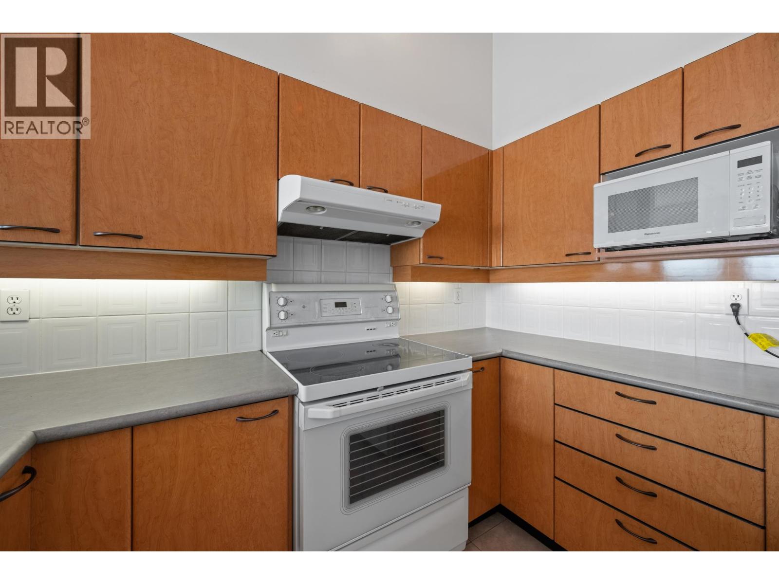2102 10 Laguna Court, New Westminster, British Columbia V3M 6W3 - Photo 7 - R3159036