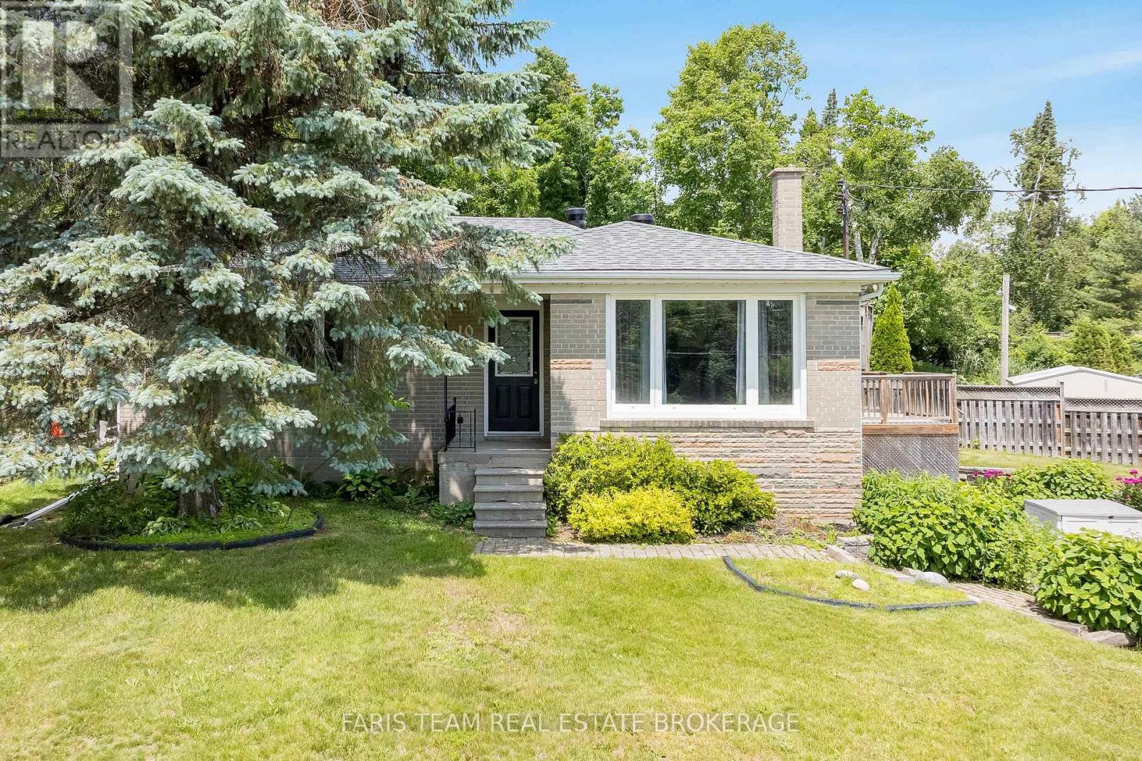 10 Karen Crescent, Orillia, Ontario  L3V 3H1 - Photo 2 - S13715082