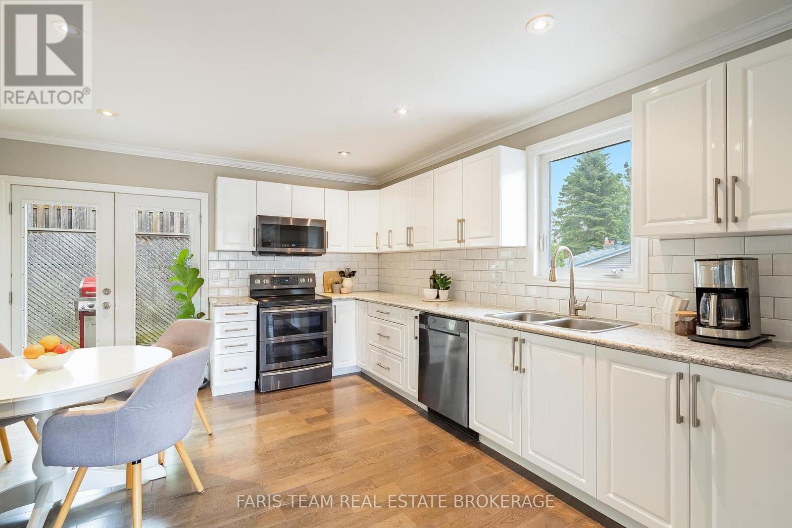 10 Karen Crescent, Orillia, Ontario  L3V 3H1 - Photo 6 - S13715082