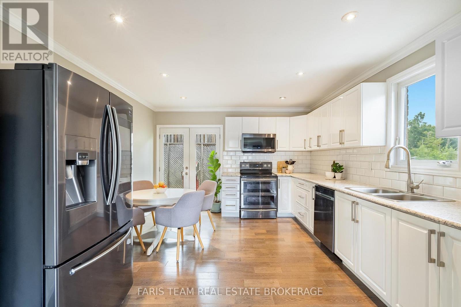 10 Karen Crescent, Orillia, Ontario  L3V 3H1 - Photo 7 - S13715082