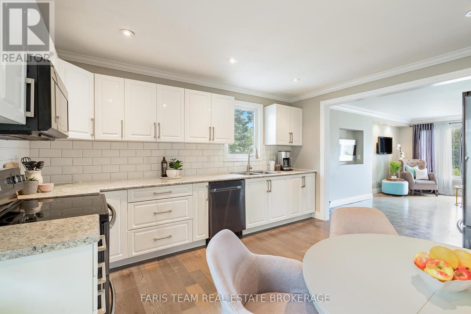 10 Karen Crescent, Orillia, Ontario  L3V 3H1 - Photo 8 - S13715082