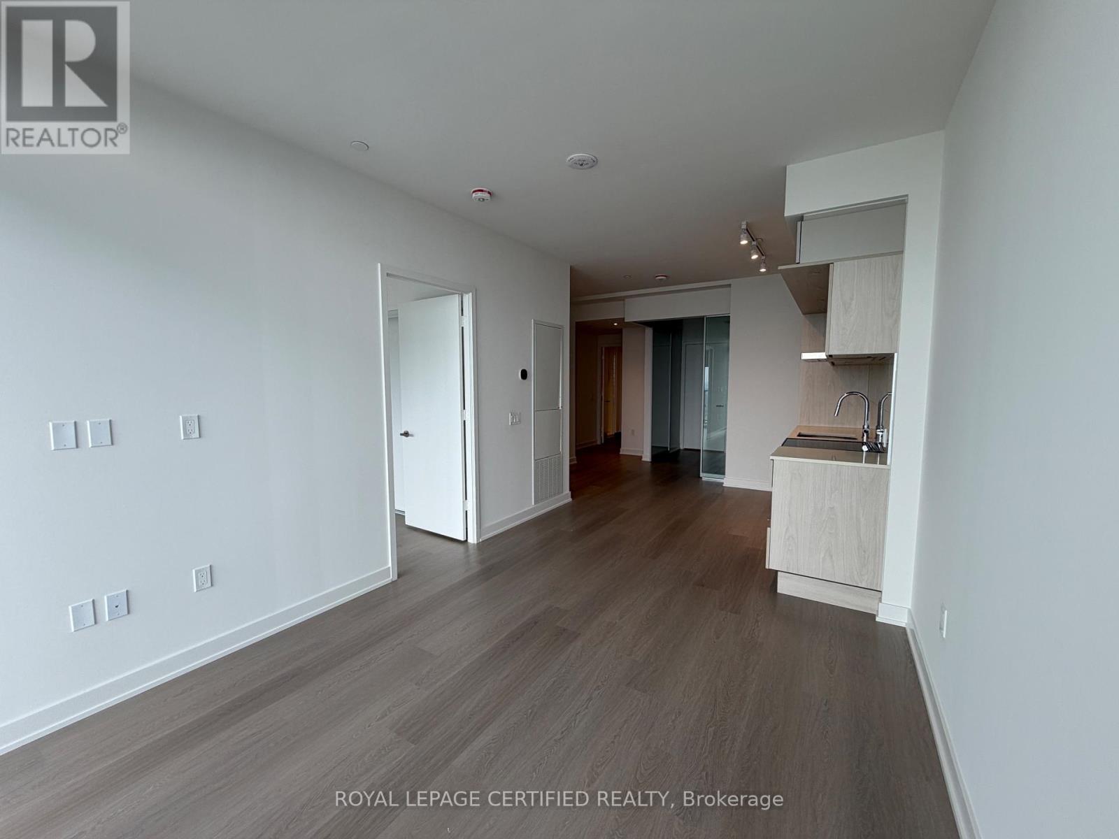 6407 - 448 Burnhamthorpe Rd W, Mississauga, Ontario  L5B 0R4 - Photo 12 - W13715062