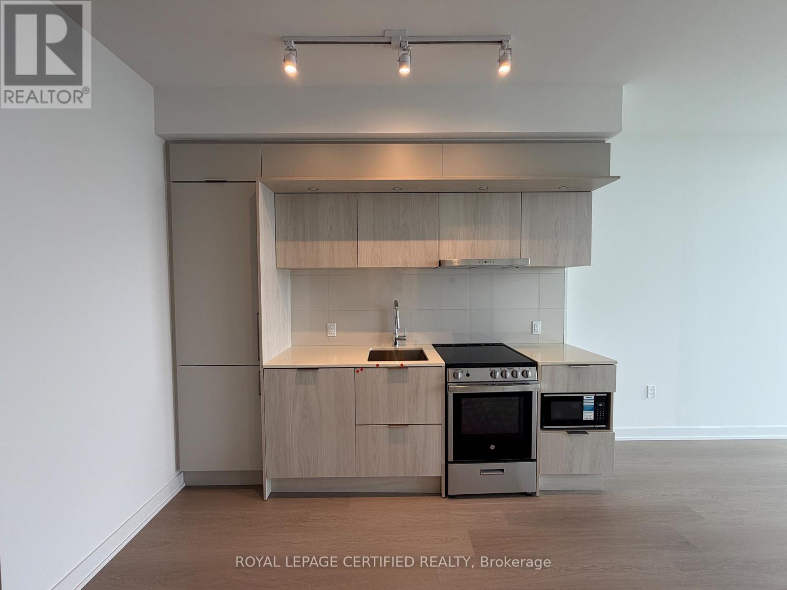 6407 - 448 Burnhamthorpe Rd W, Mississauga, Ontario  L5B 0R4 - Photo 15 - W13715062