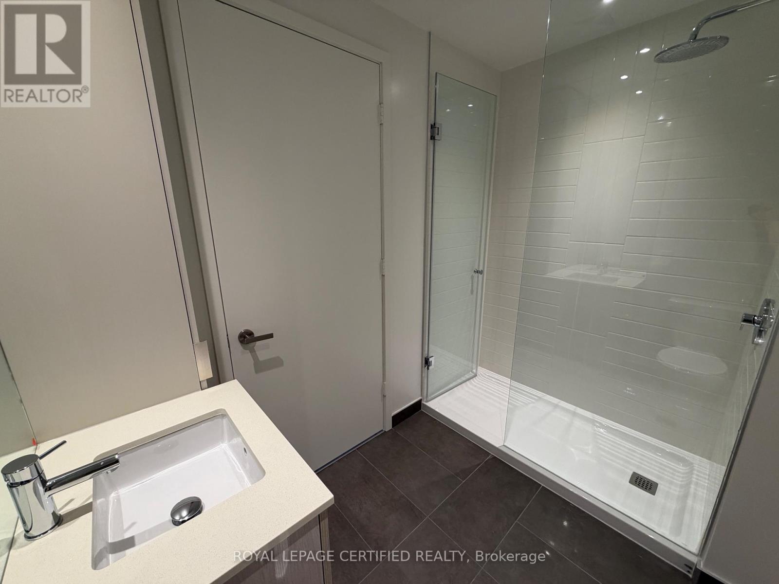 6407 - 448 Burnhamthorpe Rd W, Mississauga, Ontario  L5B 0R4 - Photo 4 - W13715062