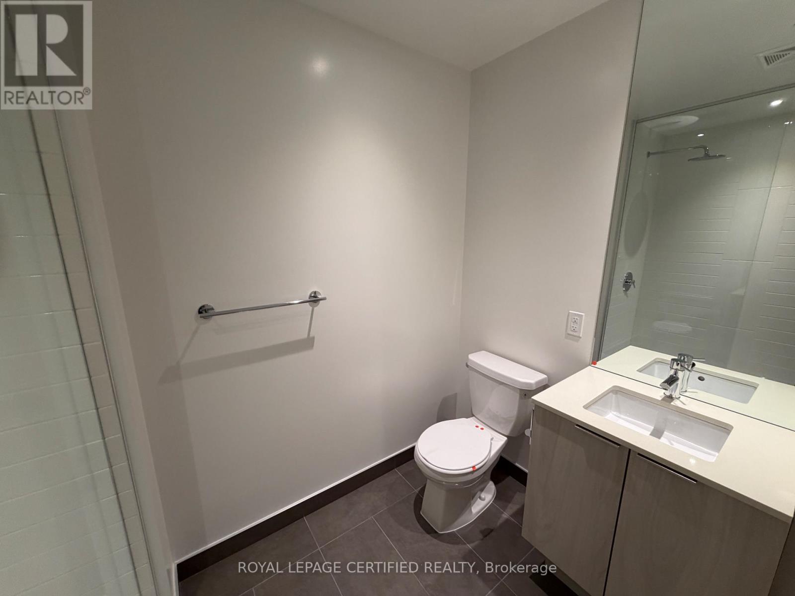 6407 - 448 Burnhamthorpe Rd W, Mississauga, Ontario  L5B 0R4 - Photo 5 - W13715062
